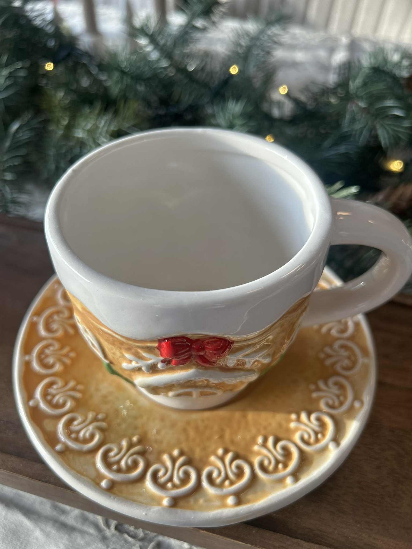 Tekopp med fat - pepperkakehus